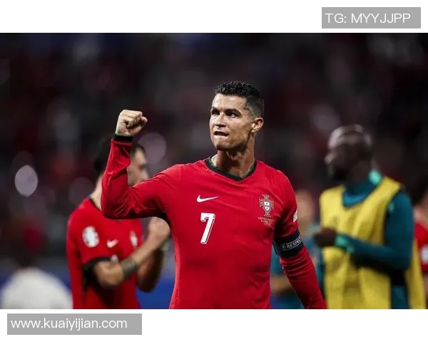 足球巨星感人告别球场瞬间视频回顾展现辉煌岁月与不舍情怀 足球巨星感人告别球场瞬间视频回顾展现辉煌岁月与不舍情怀