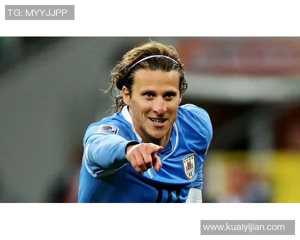 最瘦小的足球明星如何在绿茵场上创造传奇与辉煌