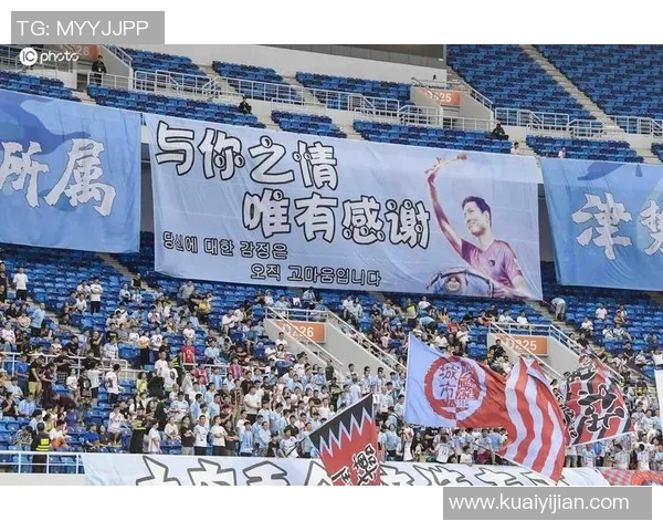 从小球场到大舞台儿童足球明星的成长励志故事