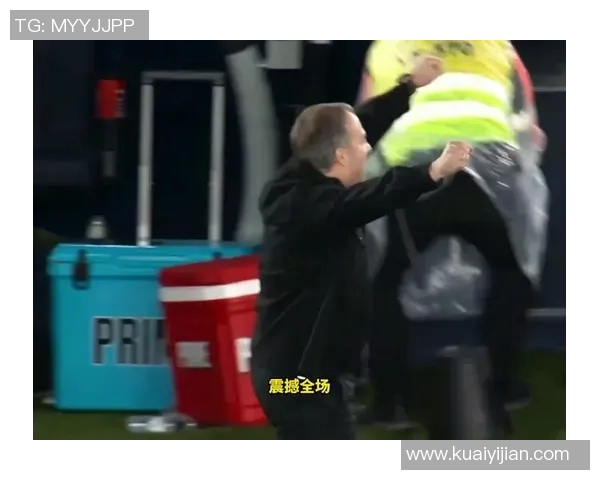 足球巨星挑战极限技艺一脚射进篮球篮筐引发全场惊叹