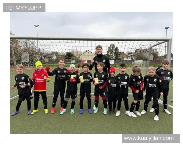 小孩观看足球明星比赛的多重好处与成长启示 小孩观看足球明星比赛的多重好处与成长启示